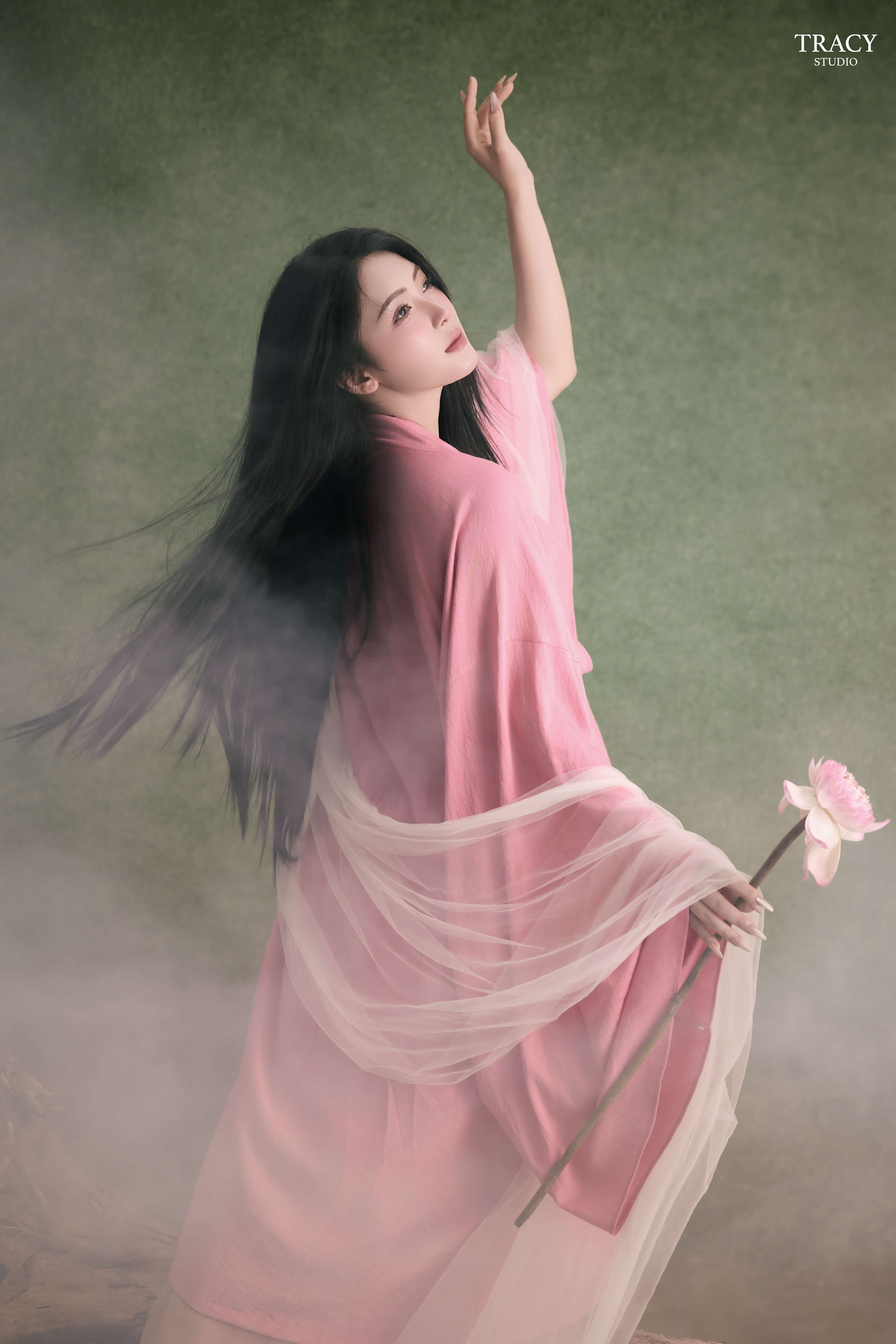 frontend/img/gallery/concept-sen/tracy-studio-chup-concept-sen-hang (7).jpg